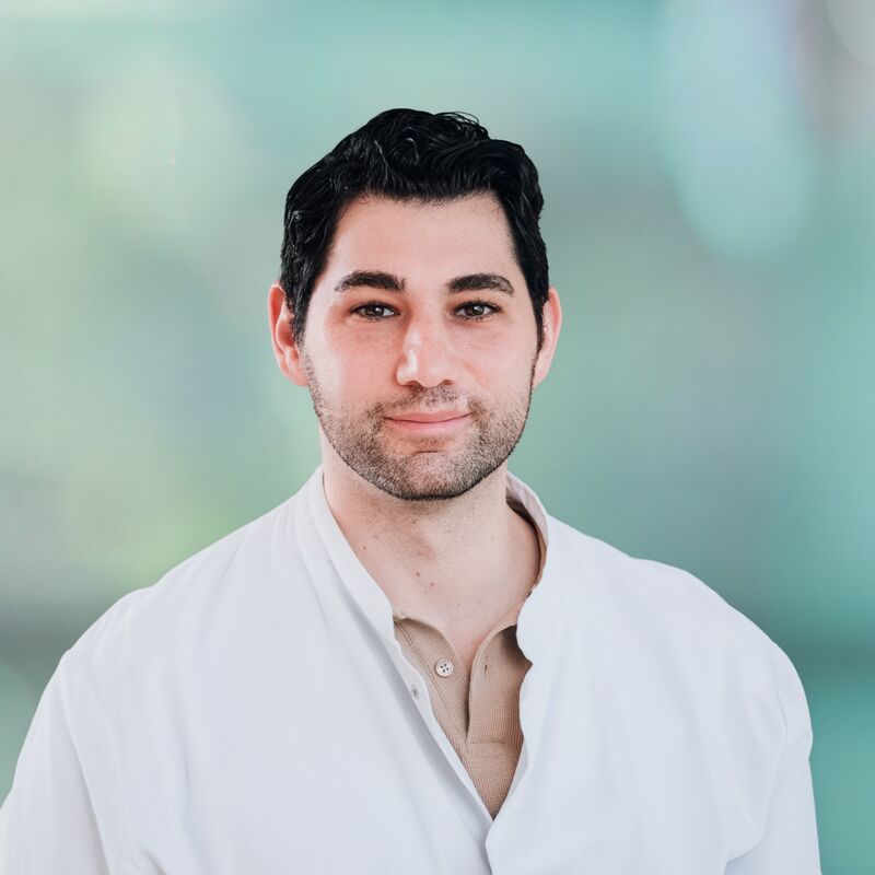 Dr._Raphael_Tasar
