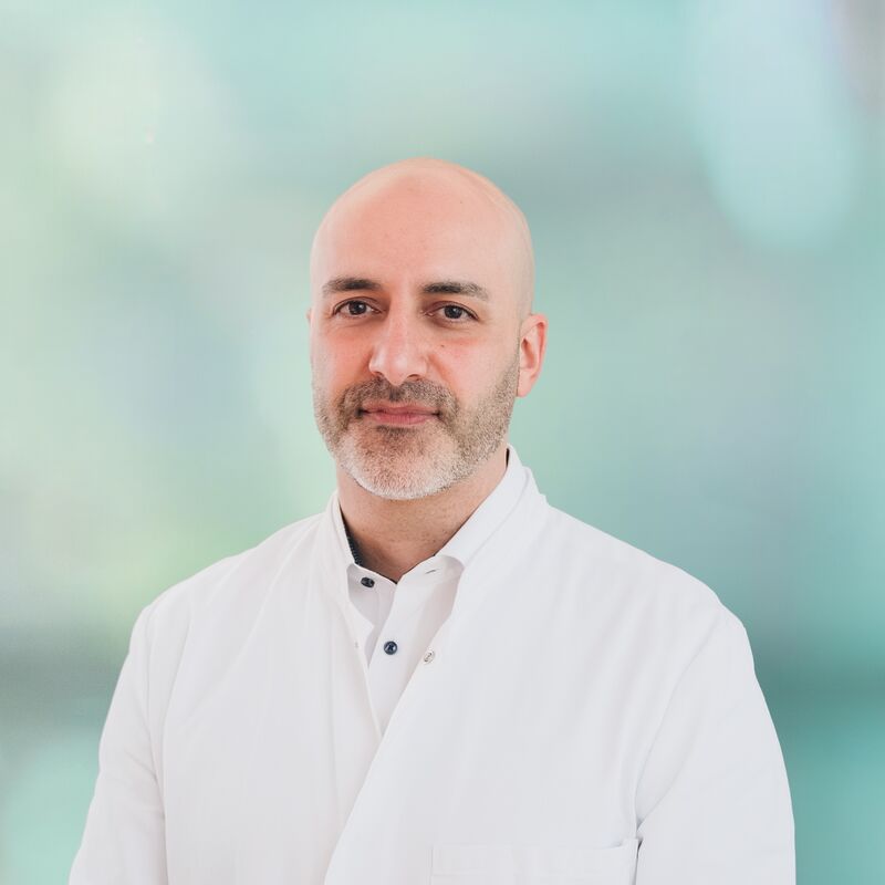 Dr._Pouya_Pezeshkpour