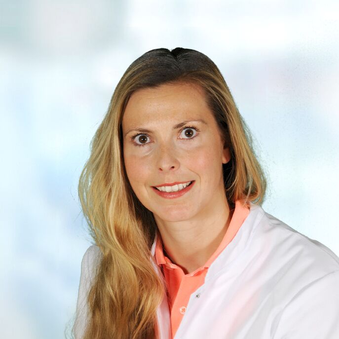 Dr. Dr. Corinna Algermissen - Fachärztin MKG-Chirurgie